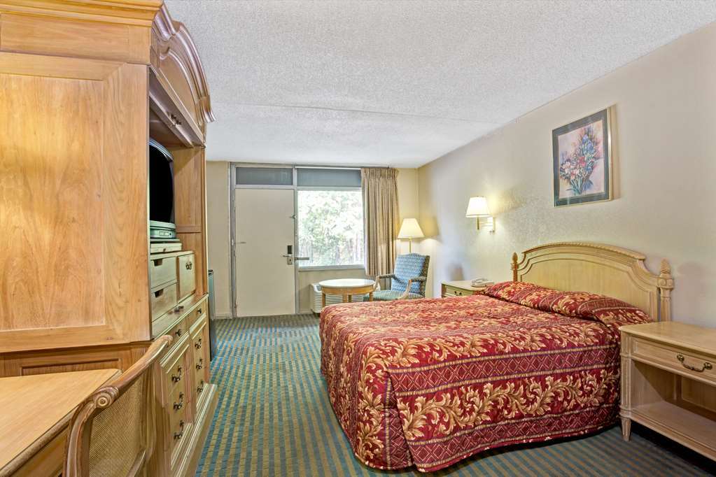 Red Roof Inn Fredericksburg North Rom bilde